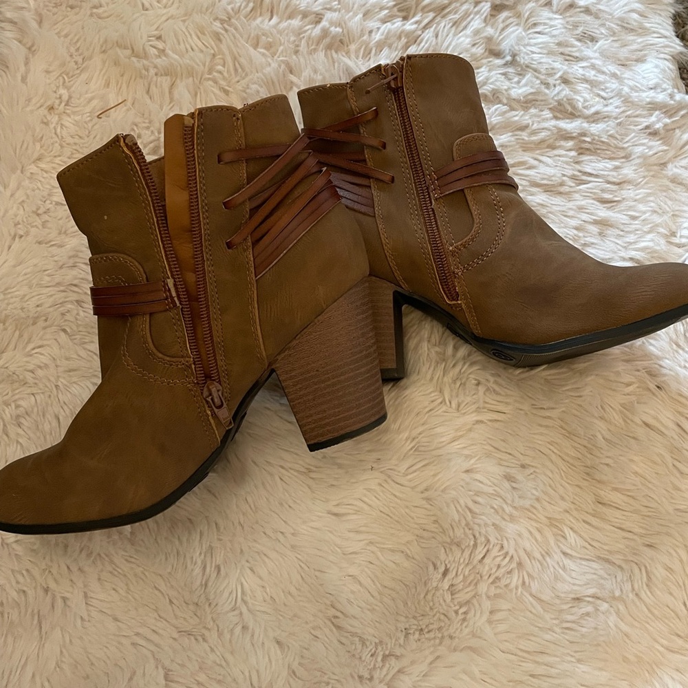 Booties - Picture 4 of 5